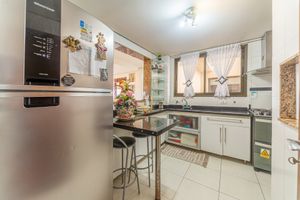 Image 14 - 885755