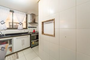 Image 17 - 885755