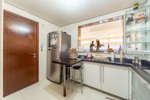 Image 16 - 885755