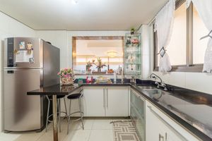 Image 15 - 885755