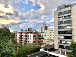Image 12 - 885769