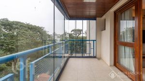 Image 10 - 885769