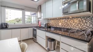 Image 15 - 885769