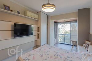 Image 7 - 885769