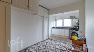 Image 19 - 885769