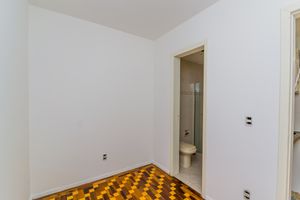 Image 19 - 885770