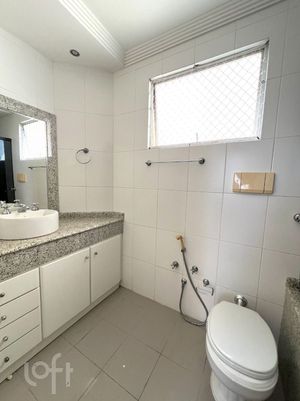 Image 21 - 885771