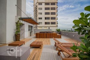 Image 18 - 885774