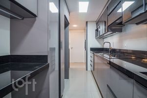 Image 7 - 885774