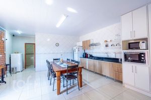 Image 9 - 885776