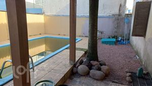 Image 8 - 885777