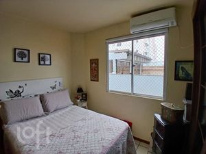 Image 10 - 885779