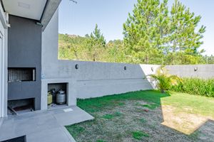 Image 9 - 885784