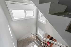 Image 13 - 885784