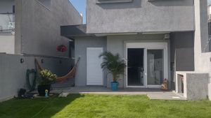 Image 15 - 885784