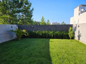 Image 10 - 885784