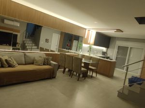 Image 13 - 885784
