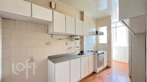 Image 15 - 885799