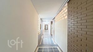 Image 24 - 885799