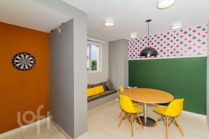 Image 36 - 885800