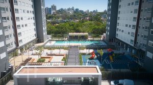 Image 8 - 885806