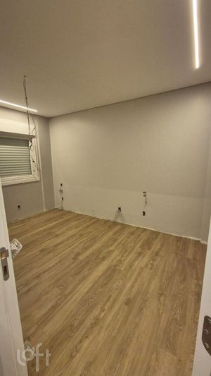 Image 6 - 885806