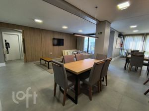 Image 10 - 885809