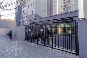 Image 50 - 885811