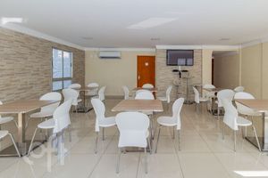 Image 44 - 885811