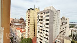 Image 20 - 885812