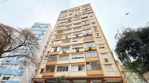 Image 53 - 885812