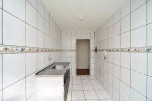 Image 17 - 885822