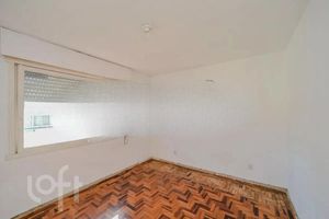 Image 18 - 885822
