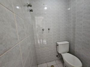 Image 12 - 885824