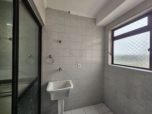 Image 15 - 885824