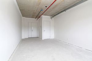 Image 1 - 885825