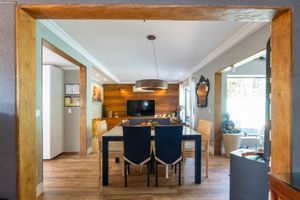 Image 8 - 885837