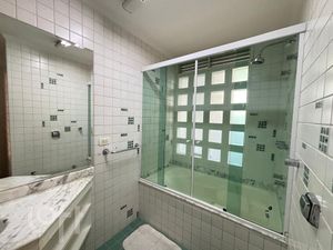 Image 8 - 885838