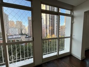 Image 5 - 885838
