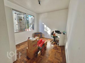 Image 12 - 885841