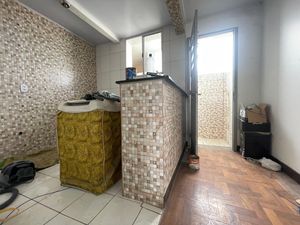 Image 1 - 885846