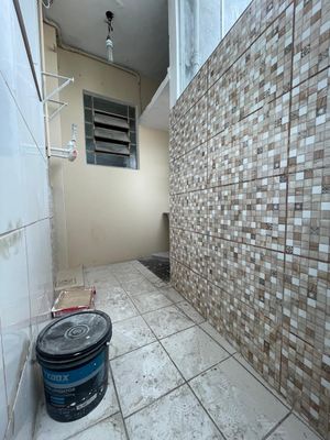 Image 6 - 885846