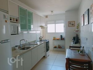 Image 24 - 885852