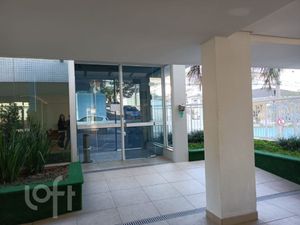Image 1 - 885852