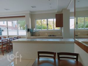 Image 18 - 885852