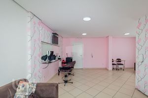 Image 39 - 885860