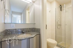 Image 18 - 885867