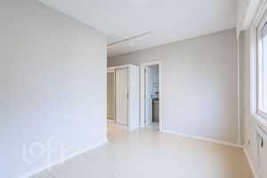 Image 16 - 885867