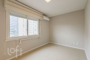 Image 14 - 885867