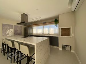 Image 8 - 885868
